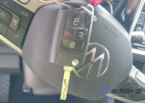 2024 Volkswagen Jetta 1.5T S z USA, uszkodzony, nr VIN 3VW5M7BU5RM061175